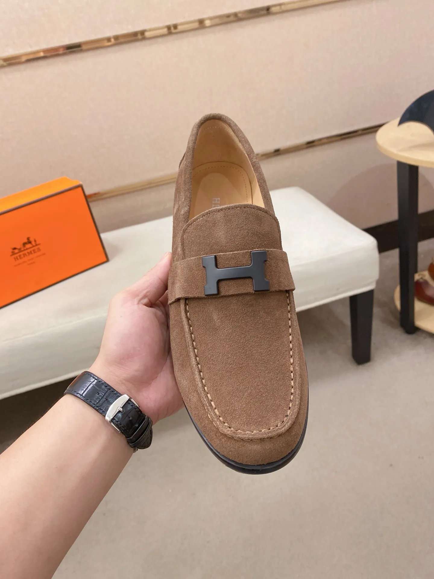 Men's shoes💰: 620💰[HERMES/Hermes]⚠️Top craftsmanship-fashionable business casual style! Pure and high quality can be compared at 1:1! Fabric: Original full-grain cowhide/Lining: Cowhide lining! The texture and comfort have been improved to another level! Rubber anti-slip bottom! Yardage: 39-44. Can be customized for 38.45.